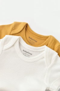 Set 2 body-uri bebe unisex din bumbac organic si modal - Mustar/Ecru, BabyCosy (Marime: 0-3 Luni)