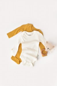 Set 2 body-uri cu maneca lunga bebe unisex din bumbac organic si modal - Mustar/Ecru, BabyCosy (Marime: 12-18 Luni)