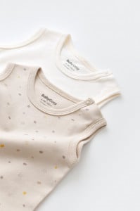 Set 2 body-uri fara maneci bebe unisex -100% bumbac organic - Crem cu buline, BabyCosy (Marime: 3-6 Luni)