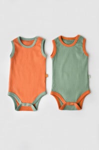 Set 2 body-uri fara maneci Ribana Bebe Unisex din bumbac organic si 5%elastan - Portocaliu/Verde BabyCosy (Marime: 18-24 Luni)