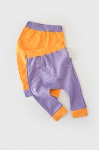 Set 2 pantaloni Ribana Bebe Unisex din bumbac organic si 5%elastan - Galben/Mov BabyCosy (Marime: 12-18 Luni)