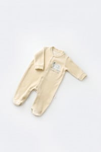 Set Broscuta cu salopeta si body din 80%bumbac organic si 20% poliester - Crem, BabyCosy (Marime: 0-3 Luni)