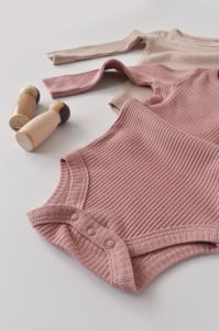 Set de 2 body-uri cu maneca lunga din bumbac organic si modal - Roz/Blush BabyCosy (Marime: 3-6 Luni)