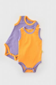 Set 2 body-uri fara maneci Ribana Bebe Unisex din bumbac organic si 5%elastan - Galben/Mov BabyCosy (Marime: 12-18 Luni)