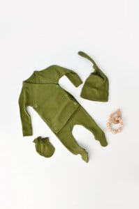 Set 4 piese: bluza, pantaloni, caciulita si manusi din bumbac organic si modal - Verde, BabyCosy (Marime: 6-9 luni)