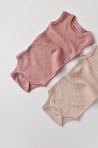 Set de 2 body-uri fara maneci din bumbac organic si modal - Roz/Blush BabyCosy (Marime: 0-3 Luni)