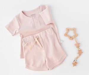 Set tricou cu pantaloni scurti - 100% bumbac organic - Roz, BabyCosy (Marime: 12-18 Luni)