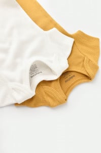 Set 2 body-uri bebe unisex din bumbac organic si modal - Mustar/Ecru, BabyCosy (Marime: 9-12 luni)