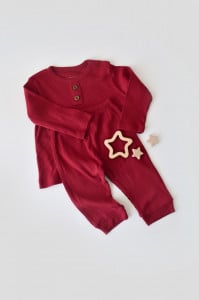 Set bluzita cu maneca lunga si pantaloni lungi din bumbac organic si modal - Rosu BabyCosy (Marime: 3-6 Luni)