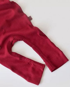 Salopeta cu maneca lunga si pantaloni lungi din bumbac organic si modal - Rosu BabyCosy (Marime: 18-24 Luni)