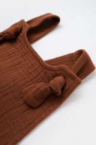 Salopeta de vara cu buzunare din muselina, BabyCosy, 100% bumbac organic, caramiziu (Marime: 12-18 Luni)