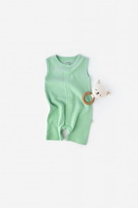 Salopeta fara maneci si pantaloni scurti - 100% bumbac organic - Mint, BabyCosy (Marime: 3-6 Luni)