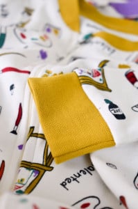 Set 2 salopetele cu maneca lunga si pantaloni lungi cu fermoar - 100%bumbac organic - Galben si Mov, BabyCosy (Marime: 9-12 luni)