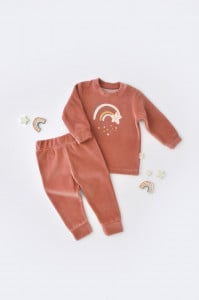 Set Curcubeu cu bluzita cu maneca lunga si pantaloni lungi din 80%bumbac organic si 20% poliester - Caramiziu, BabyCosy (Marime: 9-12 luni)