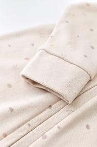 Salopeta cu fermoar cu maneca lunga si pantaloni lungi - 100%bumbac organic - Crem cu buline, BabyCosy (Marime: 6-9 luni)