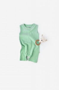 Salopeta fara maneci si pantaloni scurti - 100% bumbac organic - Mint, BabyCosy (Marime: 6-9 luni)