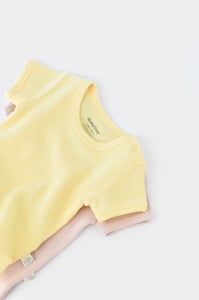 Set 2 body-uri bebe unisex -100% bumbac organic - Galben/Roz, BabyCosy (Marime: 6-9 luni)