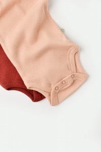 Set 2 body-uri bebe unisex din bumbac organic si modal - Caramiziu/Somon, BabyCosy (Marime: 6-9 luni)