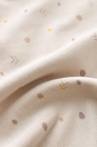 Set bluzita cu maneca lunga si pantaloni lungi - bumbac organic 100% - Crem cu buline, BabyCosy (Marime: 12-18 Luni)