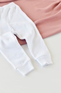 Set bluzita cu maneca lunga si pantaloni lungi din bumbac organic si modal - Alb BabyCosy (Marime: 6-9 luni)