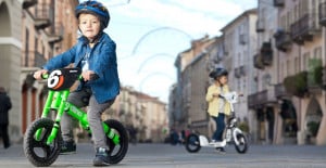 Bicicleta fara pedale Balance bike Runner Roz neon Dino Bikes cu roti de 12”( fara cutia originala)