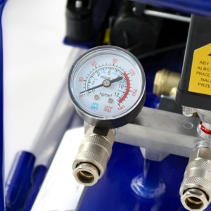 Compresor Fără Ulei 50L 3000W 475L/min – Putere Profesională pentru Atelier XD4093 - Img 7