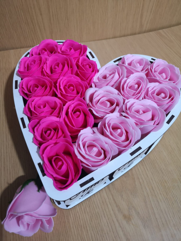 Caixa Coração Amo-te Com Rosas Modelo 1