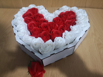 Caixa Coração Geometrico Com Rosas - Img 1