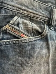 Blugi Diesel – Model Regular Fit - Img 2