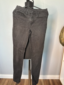 Blugi Levi’s – mărimea 27