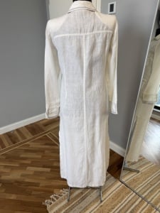 Rochie-cămașă maxi din in alb, cu broderie contrastantă - Img 5