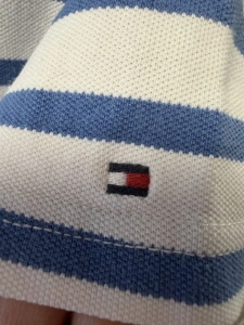 Tricou polo Tommy Hilfiger cu dungi – mărimea XL - Img 3