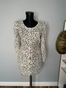 Cardigan lung tip rochie – mărimea M–L