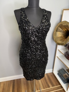 Rochie neagră din paiete – material stretch