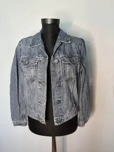 Jachetă din denim Mustang – mărimea M