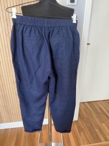 Pantaloni din in Benetton - Img 2