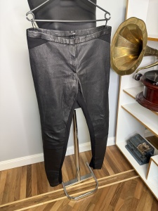 Pantaloni Hugo Boss din piele