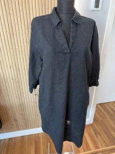 Rochie neagră din in – mărimea S