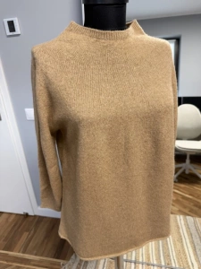 Pulover camel cu mâneci ample, marime M-L