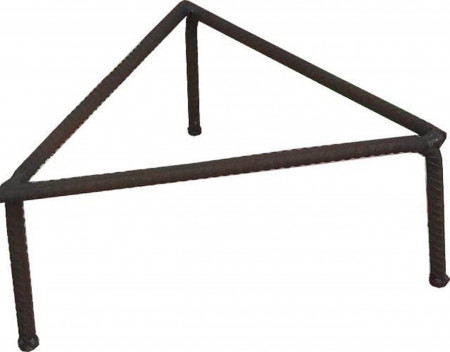 Pirostrie traditionala din fier striat HouseXL™, triunghiulara, pentru ceaune, tuciuri, grosime 16 mm, maxim 300 kg, 60X60X40X28 cm, Negru