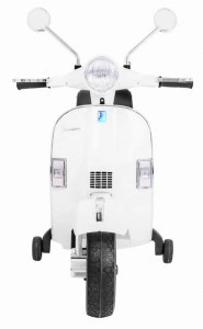 Motocicleta-Electrica-cu-Acumulator-Pentru-Copii-NOVOKIDS-Vespa-Premium-Retro-Scooter-Pornire-la-cheie-3-8-ani-Max-30-kg-Cu-Melodii-si-Lumini-LED-Portbagaj-Roti-ajutatoare-Alb_3