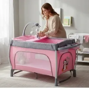 Patut-Pliabil-rotund-cu-balansoar-Tarc-copii-Baby-Care-PRO-FRW-2-Niveluri-de-inaltime-Cu-melodii-si-Masa-infasat-Carusel-cu-jucarii-din-plus-Plasa-insecte-Roz-3