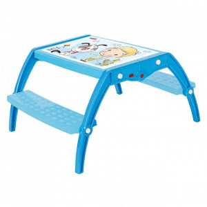Masuta copii din plastic aditivat cu doua bancute Novokids™ Study Table, 95X78X49 cm, Suprafata lucioasa, Model Baietel cu Catelus, Albastru