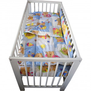 Lenjerie Patut Bebe Novokids™ din BUMBAC 100% , 3 Piese, Dimensiune Universala, PILOTA INCLUSA, Model Ursulet Palarie, Albastru