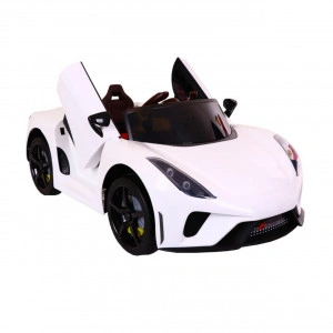 Masinuta Electrica cu acumulator pentru copii NOVOKIDS™ Famous Racer , Cu telecomanda, Melodii si lumini, 3-8 ani , Usi cu deschidere Butterfly , Baterie12V, 2 Viteze, lungime 114 cm, MP3, Alb