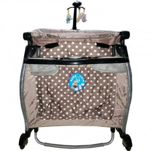 Patut-Pliant-rotund-cu-balansoar-Tarc-copii-Baby-Care-ROUND-NEST-Pliabil-pe-2-Niveluri-cu-muzica-si-Masa-infasat-Jucarie-Carusel-cu-jucarii-din-plus-geanta-transport-inclusa-Maron-cu-buline_2