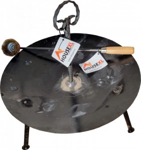 Kit-barbecue-gratar-disc-din-otel-si-perie-gratar-profesionala-HouseXL-Produs-in-Romania-din-taler-de-tractor-Picioare-detasabile-Maner-rece-Grosime-3.5-mm-Diametru-46-centimetri-Negru_3