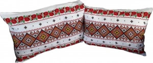 Set-2-perne-decorative-Casa-Gino-dimensiuni-70X50-cm-pentru-living-bucatarie-si-dormitor-bumbac-100%-Motive-traditionale-si-Trandafiri
