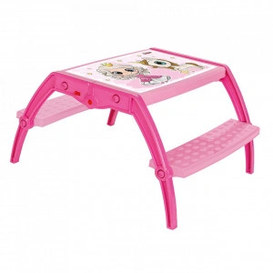 Masuta-copii-din-plastic-aditivat-cu-doua-bancute-Novokids-Study-Table-dimensiuni-95X78X49-cm-Suprafata-lucioasa-Model-Printesa-cu-Unicorn-Roz