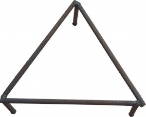 Pirostrie-traditionala-din-fier-striat-HouseXL-triunghiulara-pentru-ceaune-tuciuri-grosime-16-mm-maxim-250-kg-50X50X40X28-cm-Negru_2